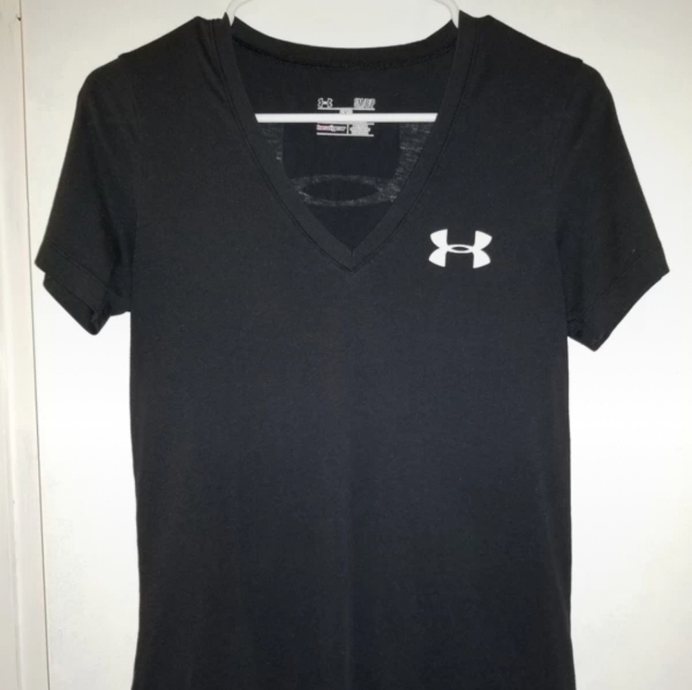 Black Under Armour tee